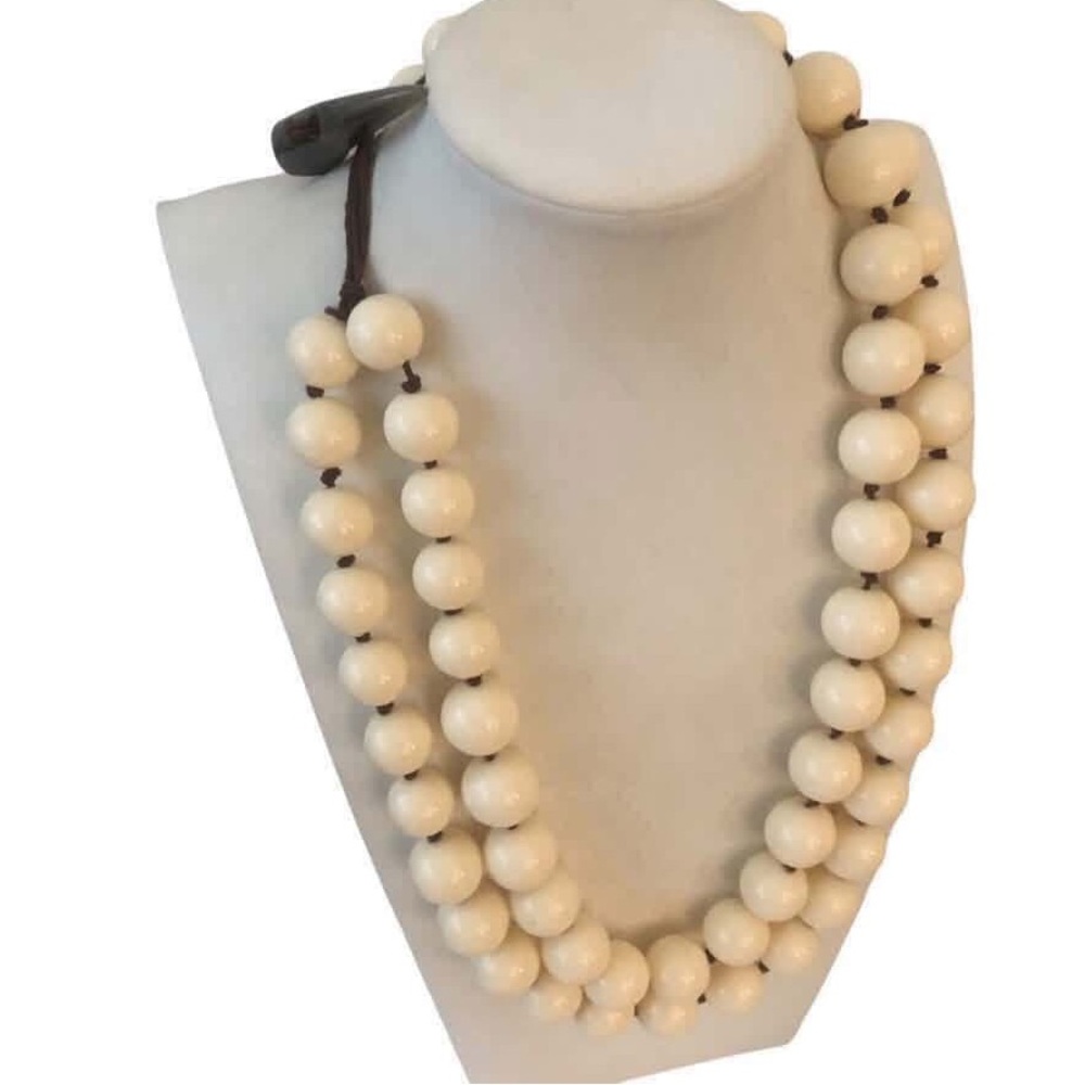 ⭐️BOGO⭐️ Interesting Boho Button Clasp Necklace